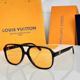 Picture of Louis Vuitton Sunglasses _SKUfw79339258fw